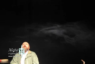 نمایش «حال همه ما خوب است» اثر برگزیده بیست و دومین جشنواره ملی تئاتر فتح خرمشهر در تماشاخانه سرو تهران اجرا شد. 3