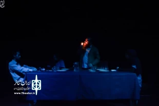 نمایش «حال همه ما خوب است» اثر برگزیده بیست و دومین جشنواره ملی تئاتر فتح خرمشهر در تماشاخانه سرو تهران اجرا شد. 4