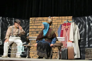 سی و دومین جشنواره تئاتر استان زنجان با اکران فیلم ۴ نمایش آغاز شد. 5