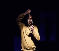 نمایش «سقوط» به نویسندگی و کارگردانی شهاب پیر ولی در محل تالار هنر اجرا شد 5