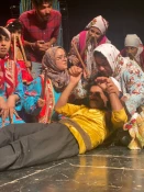 نمایش "خوخانلار" در فرهنگسرای امام خمینی (ره) خرمدره به روی صحنه رفت 5