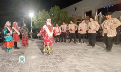 نمایش «عروس خروس» در بخش آئین ها و معرکه های بیست و یکمین جشنواره بین المللی آئینی سنتی اجرا شد