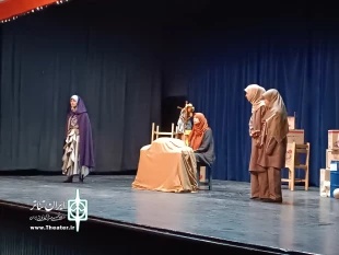 نمایش صحنه ای "هر سنگی که سنگ نیس" به کارگردانی عبداله امیدی به روی صحنه رفت 2