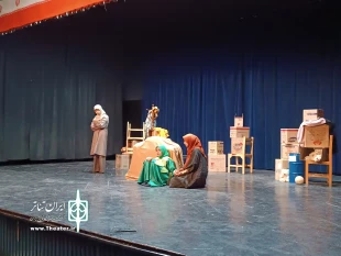نمایش صحنه ای "هر سنگی که سنگ نیس" به کارگردانی عبداله امیدی به روی صحنه رفت 2