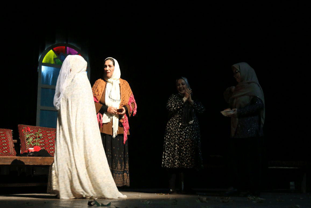 بیست و نهمین جشنواره تئاتر استان زنجان با حضور 10  اثر کار خود را آغاز کرد